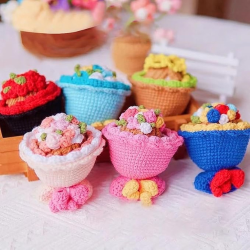 LoveDoll - A crochet bouquet that blossoms into a doll 🪆💐